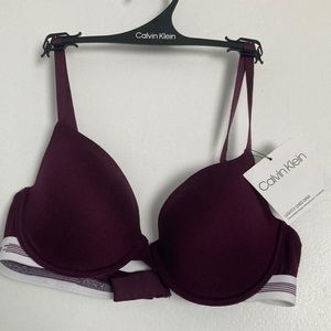 Calvin Klein Lightly Lined Demi Bra| Size: 36B